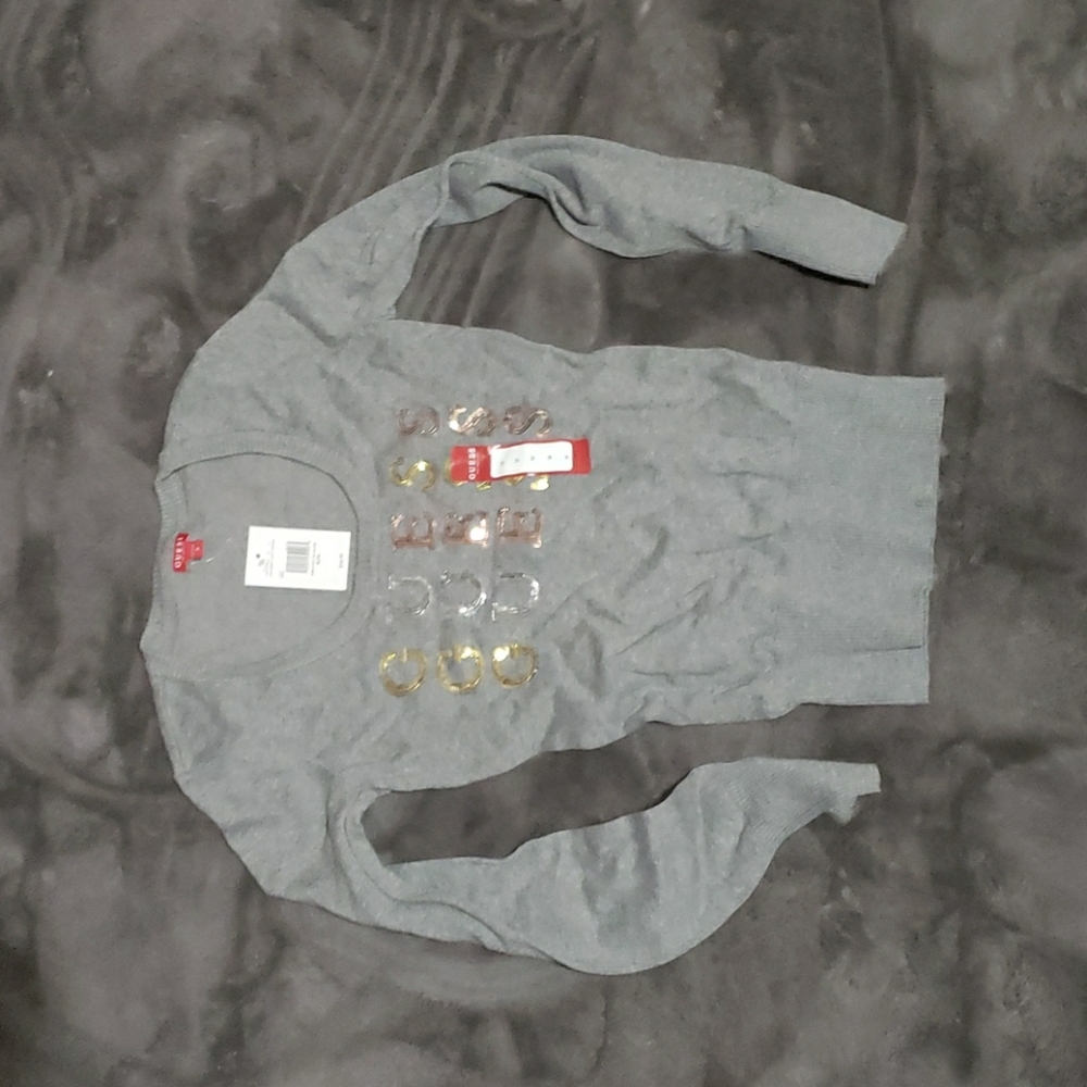 GUESS SWEATER